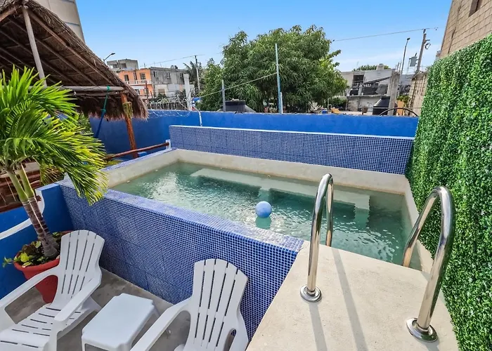 Luxury 6-bed 6-bath- An Entire Private W-plung Pool-5th Ave & At Walking Distance Villa *