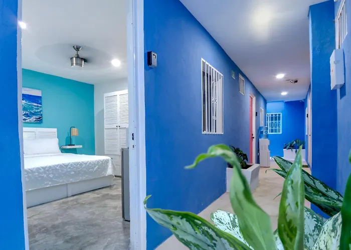 Luxury 6-bed 6-bath- An Entire Private W-plung Pool-5th Ave & At Walking Distance Villa Playa del Carmen